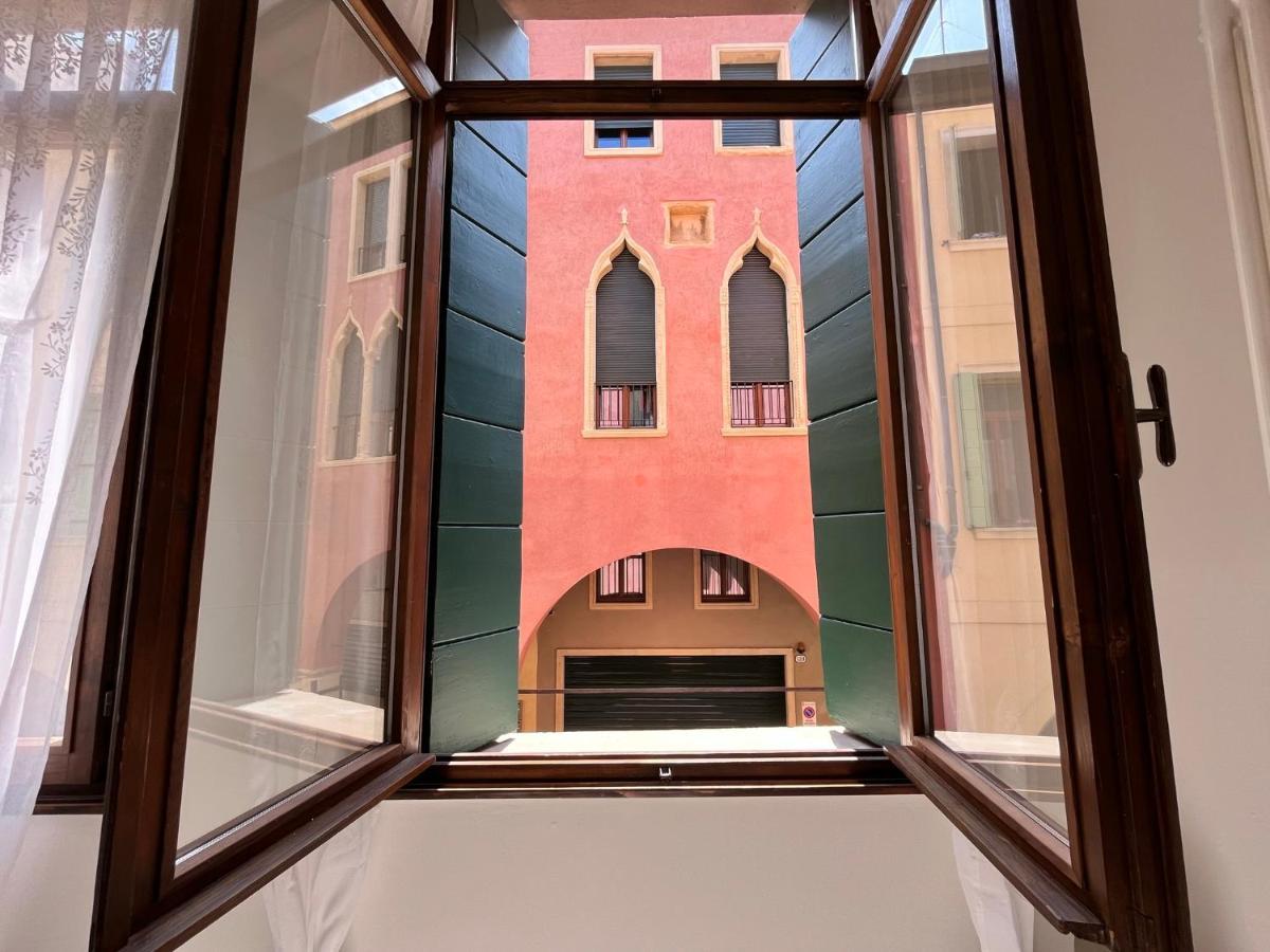 Appartamento Ai Portici Di Via Savonarola Падуя Экстерьер фото